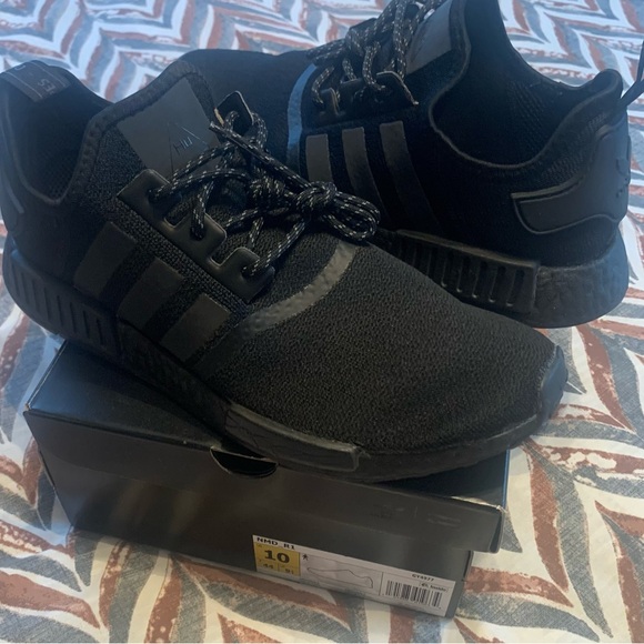 Adidas x Human Race NMD R1 by Pharrell Williams - Picture 4 of 8